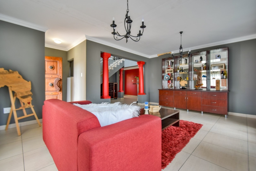5 Bedroom Property for Sale in Gezina Gauteng