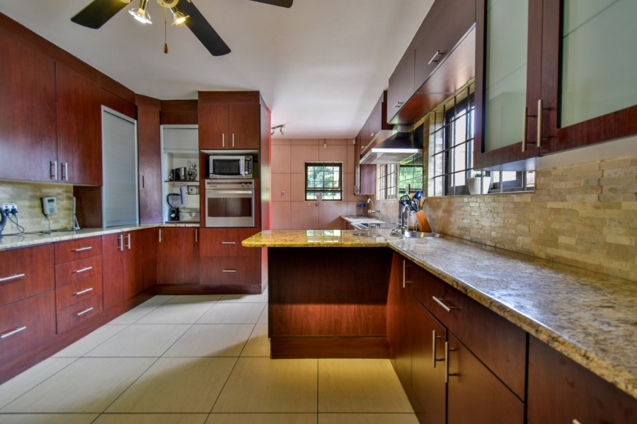 5 Bedroom Property for Sale in Gezina Gauteng