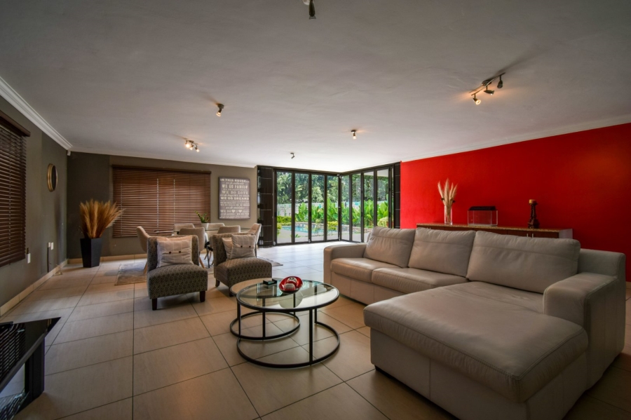 5 Bedroom Property for Sale in Gezina Gauteng