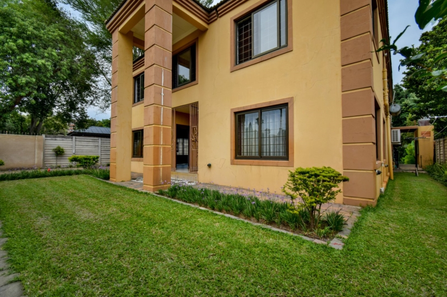 5 Bedroom Property for Sale in Gezina Gauteng
