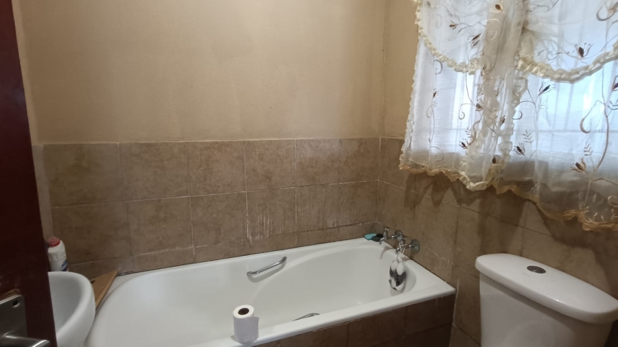 3 Bedroom Property for Sale in Bedworth Park Gauteng