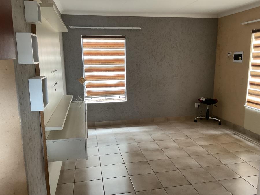 3 Bedroom Property for Sale in Kosmosdal Gauteng