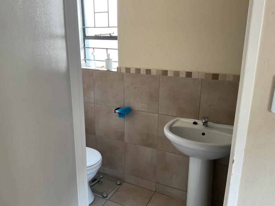 3 Bedroom Property for Sale in Kosmosdal Gauteng