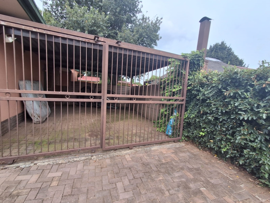 4 Bedroom Property for Sale in Risiville Gauteng