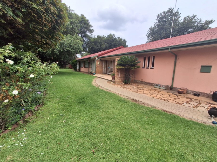 4 Bedroom Property for Sale in Risiville Gauteng