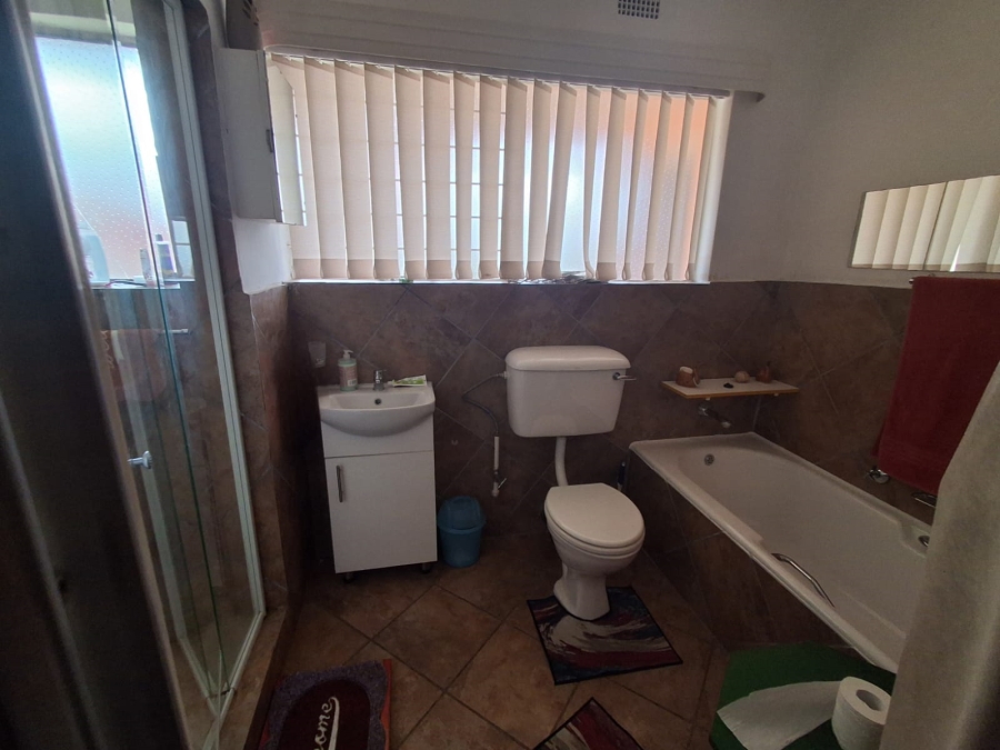 4 Bedroom Property for Sale in Risiville Gauteng