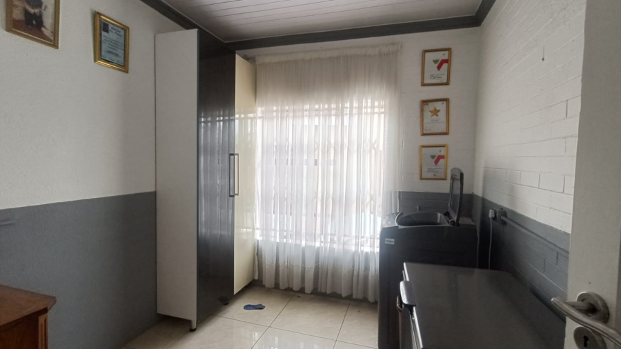 3 Bedroom Property for Sale in Vanderbijlpark Cw 6 Gauteng