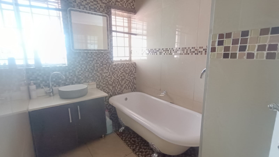3 Bedroom Property for Sale in Vanderbijlpark Cw 6 Gauteng