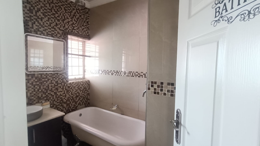 3 Bedroom Property for Sale in Vanderbijlpark Cw 6 Gauteng
