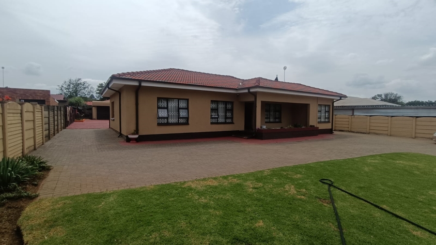 3 Bedroom Property for Sale in Vanderbijlpark Cw 6 Gauteng