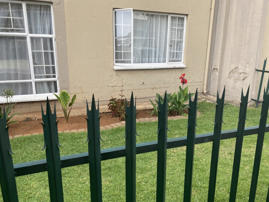 2 Bedroom Property for Sale in Ravenswood Gauteng
