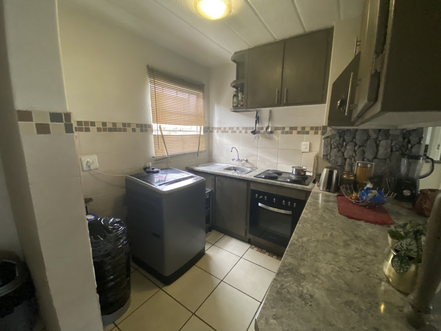 2 Bedroom Property for Sale in Ravenswood Gauteng