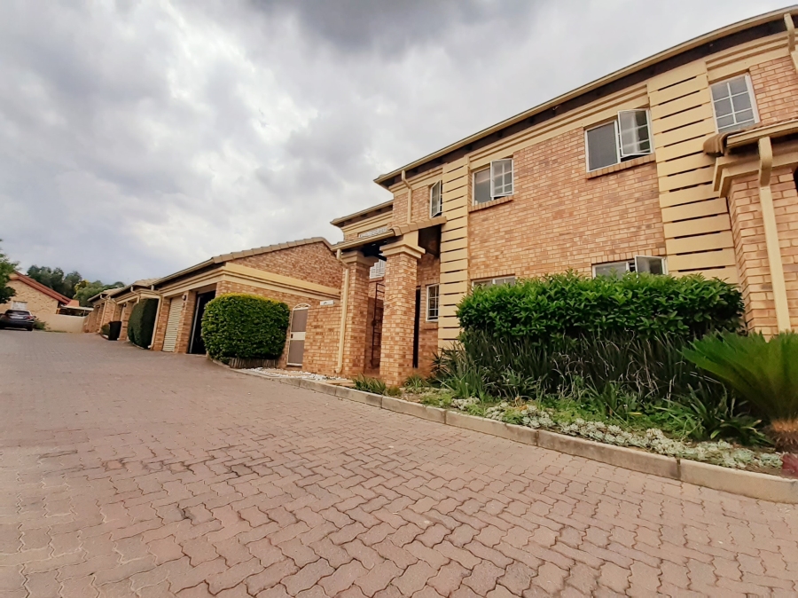 To Let 4 Bedroom Property for Rent in Moreleta Park Gauteng