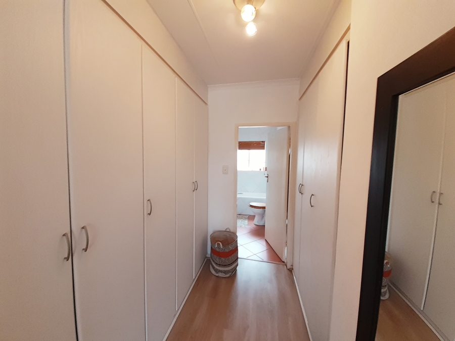 To Let 4 Bedroom Property for Rent in Moreleta Park Gauteng