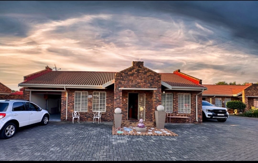2 Bedroom Property for Sale in Three Rivers Gauteng
