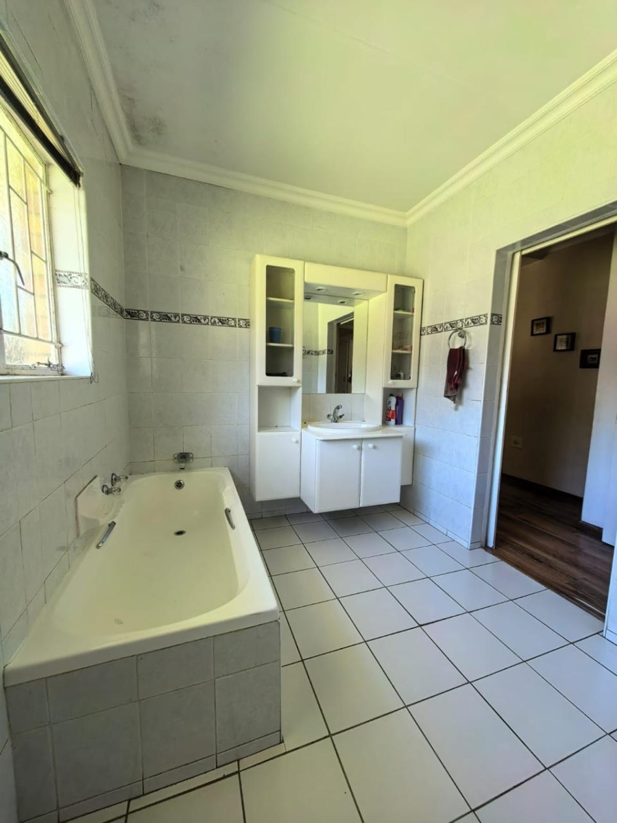 4 Bedroom Property for Sale in Three Rivers East Gauteng