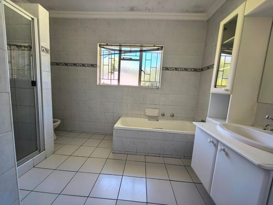 4 Bedroom Property for Sale in Three Rivers East Gauteng