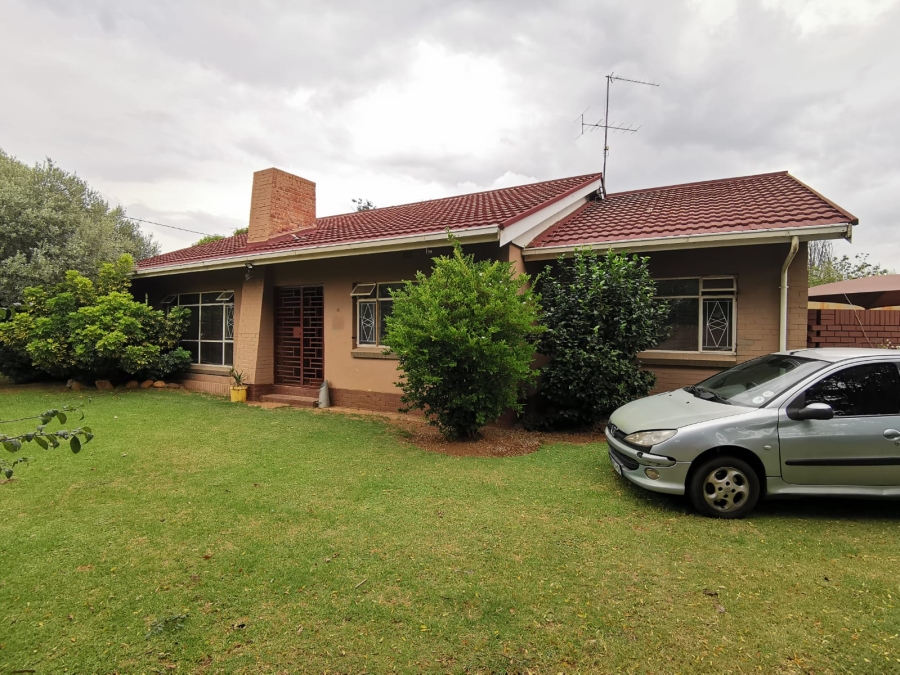 4 Bedroom Property for Sale in Selcourt Gauteng