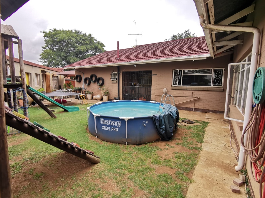 4 Bedroom Property for Sale in Selcourt Gauteng