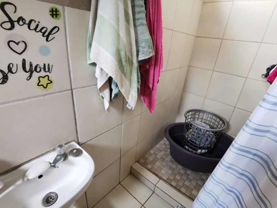 4 Bedroom Property for Sale in Selcourt Gauteng