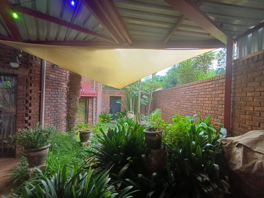 5 Bedroom Property for Sale in Vanderbijlpark SE 2 Gauteng