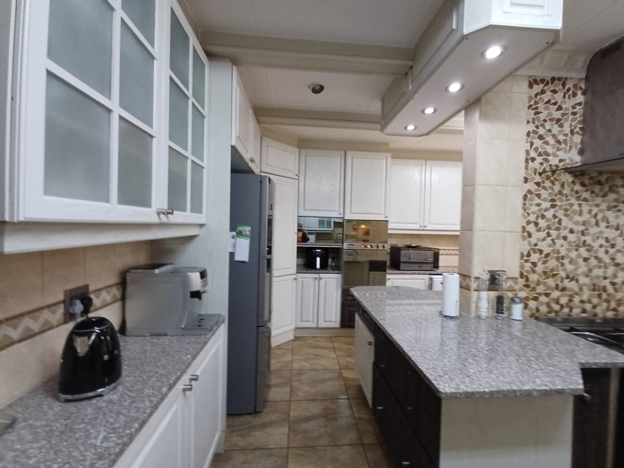 5 Bedroom Property for Sale in Vanderbijlpark SE 2 Gauteng