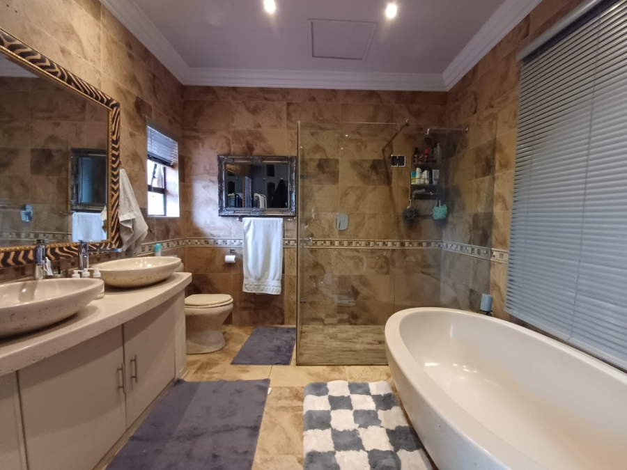 5 Bedroom Property for Sale in Vanderbijlpark SE 2 Gauteng