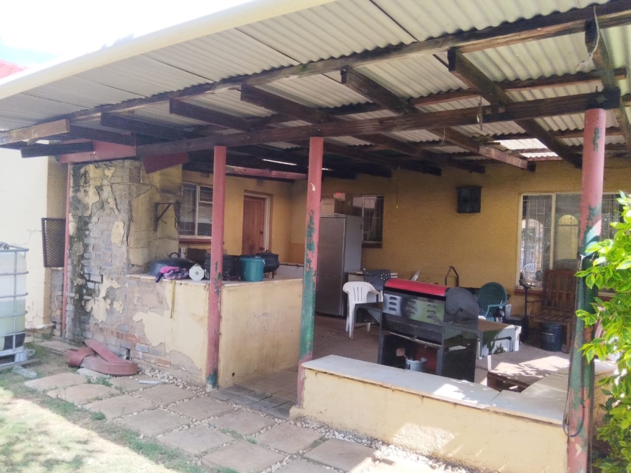 3 Bedroom Property for Sale in Crystal Park Gauteng