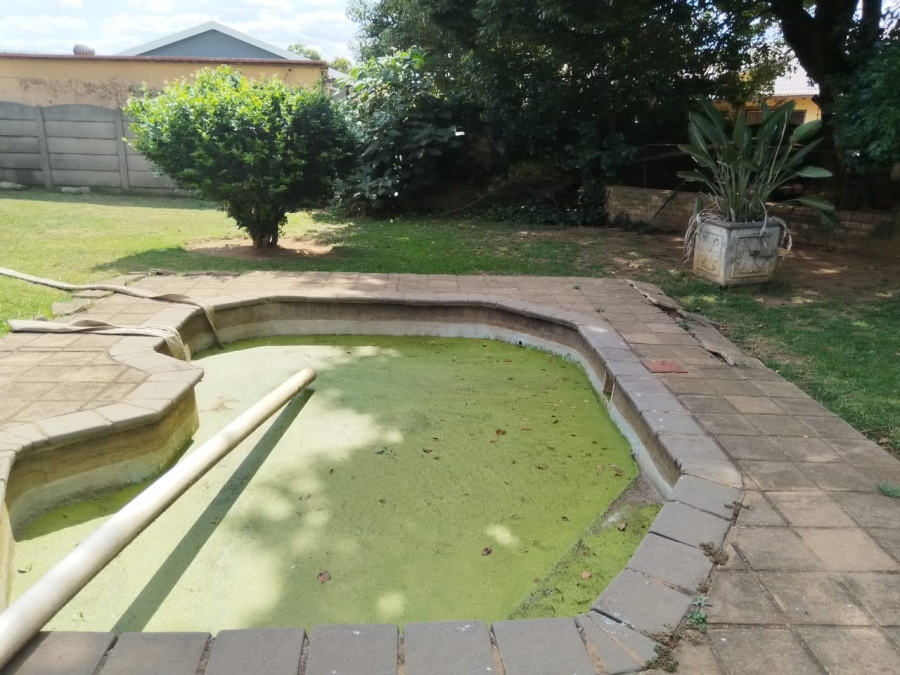 3 Bedroom Property for Sale in Crystal Park Gauteng