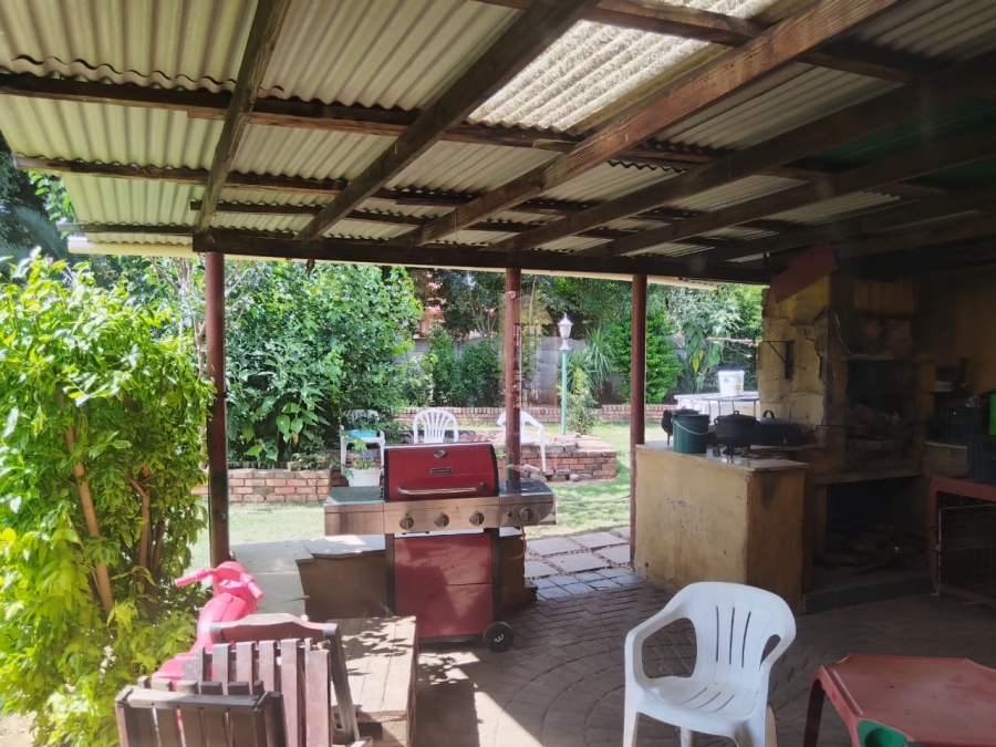 3 Bedroom Property for Sale in Crystal Park Gauteng