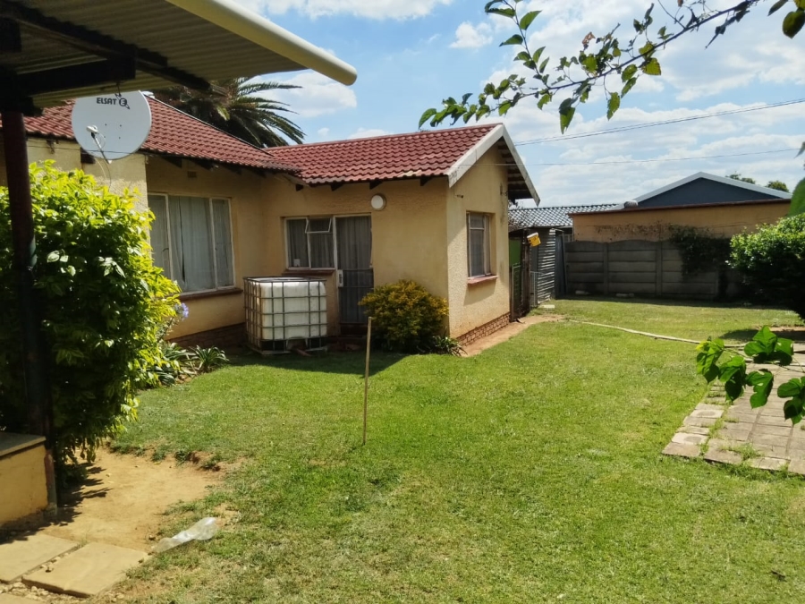 3 Bedroom Property for Sale in Crystal Park Gauteng