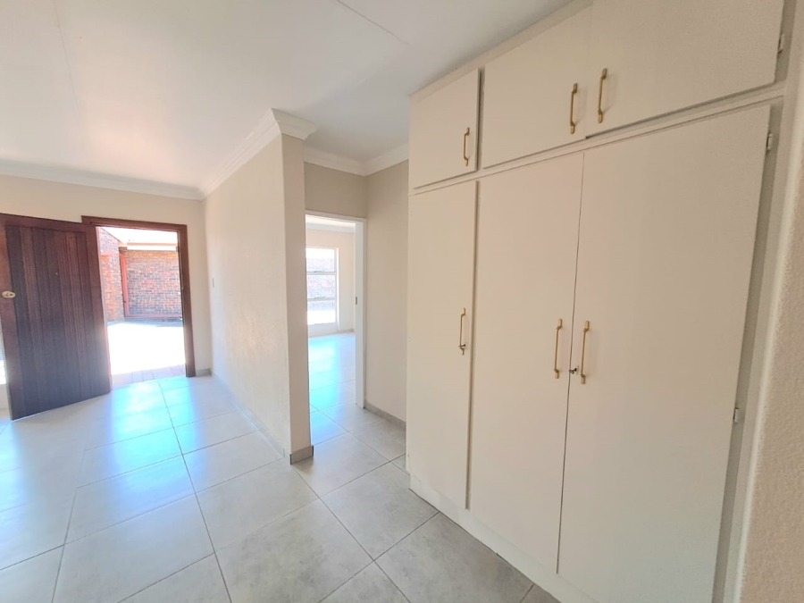 2 Bedroom Property for Sale in Three Rivers Gauteng