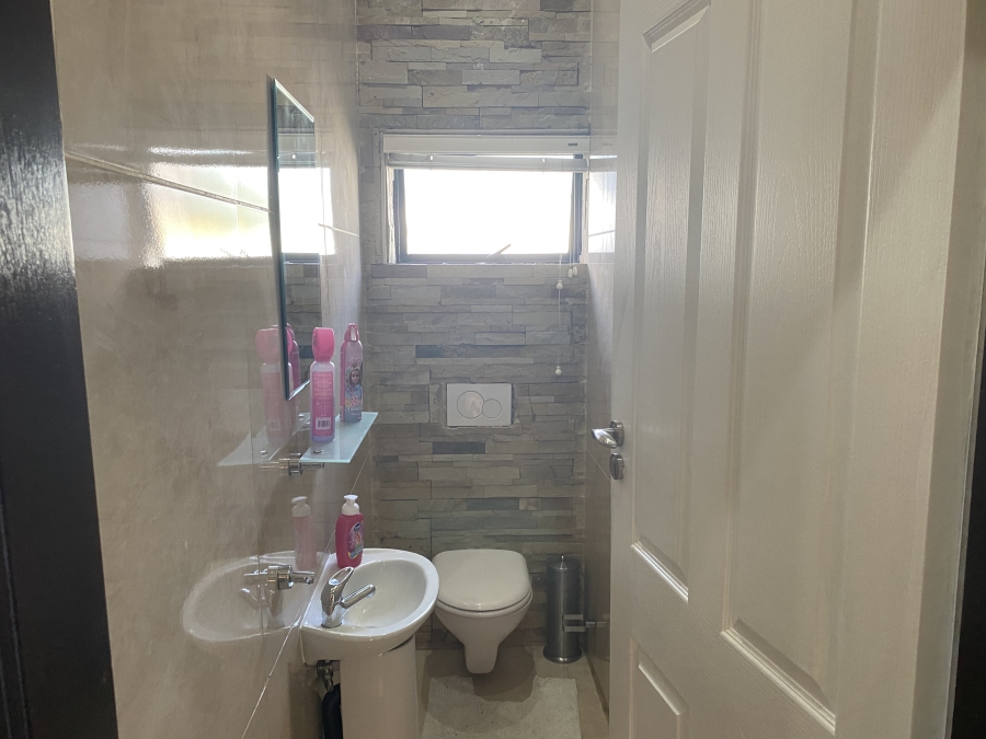 3 Bedroom Property for Sale in Rynfield Gauteng