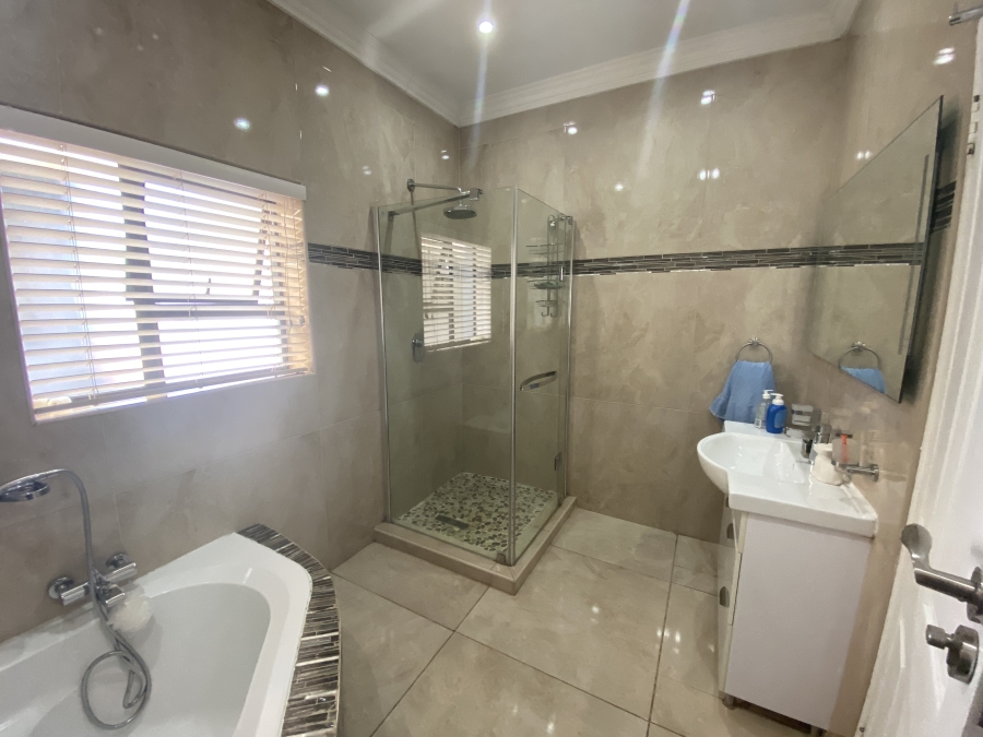 3 Bedroom Property for Sale in Rynfield Gauteng