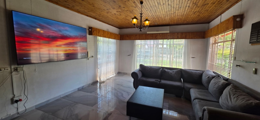 4 Bedroom Property for Sale in Vanderbijlpark SE 2 Gauteng