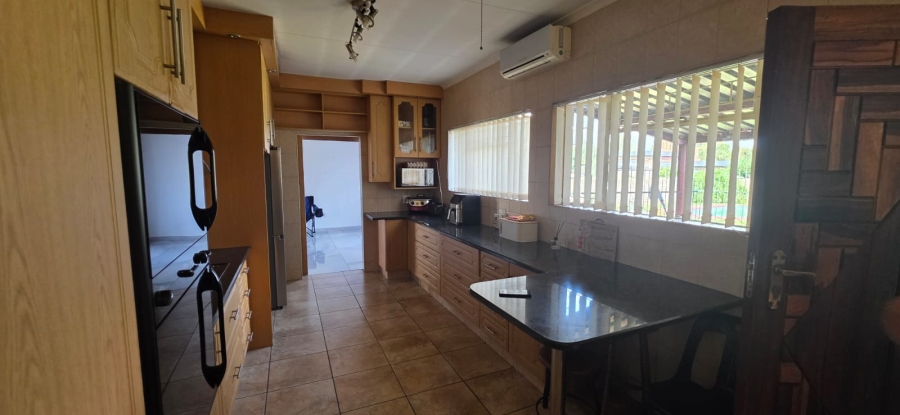 4 Bedroom Property for Sale in Vanderbijlpark SE 2 Gauteng
