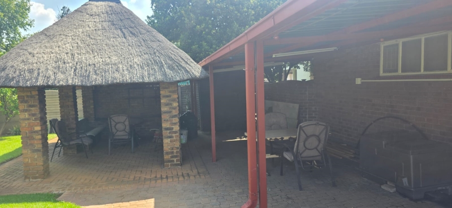 4 Bedroom Property for Sale in Vanderbijlpark SE 2 Gauteng