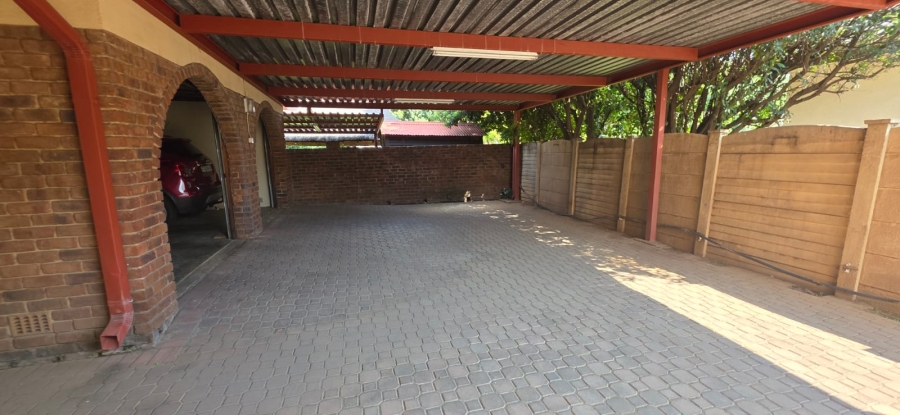 4 Bedroom Property for Sale in Vanderbijlpark SE 2 Gauteng