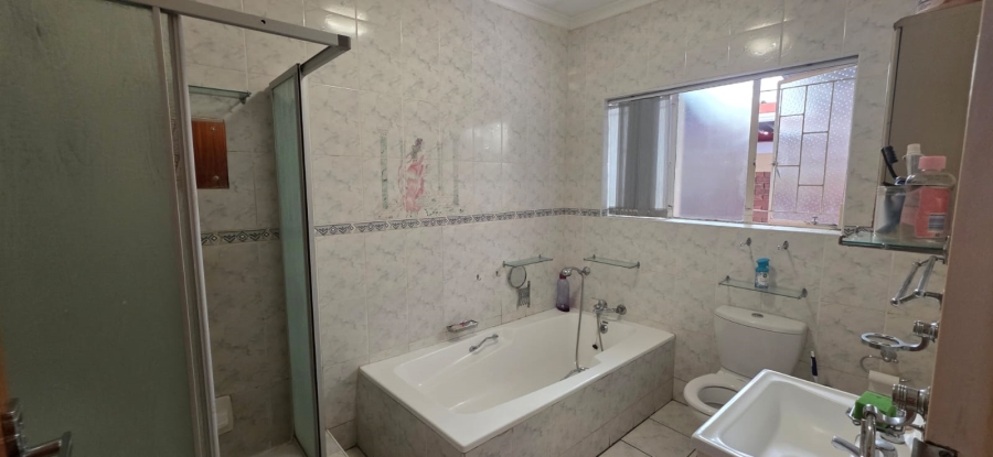 4 Bedroom Property for Sale in Vanderbijlpark SE 2 Gauteng