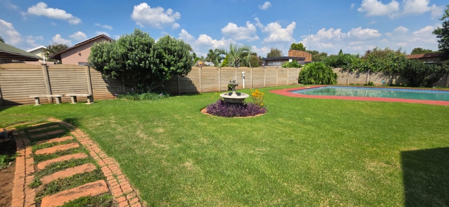 4 Bedroom Property for Sale in Vanderbijlpark SE 2 Gauteng