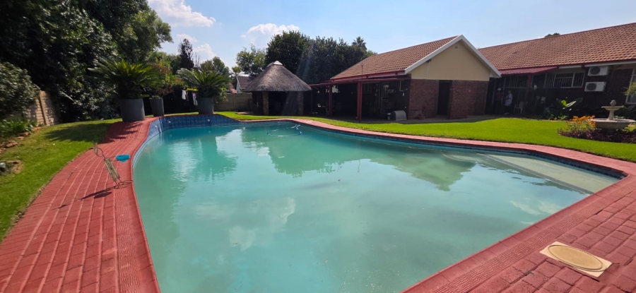 4 Bedroom Property for Sale in Vanderbijlpark SE 2 Gauteng