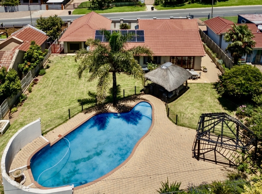 3 Bedroom Property for Sale in Van Riebeeck Park Gauteng