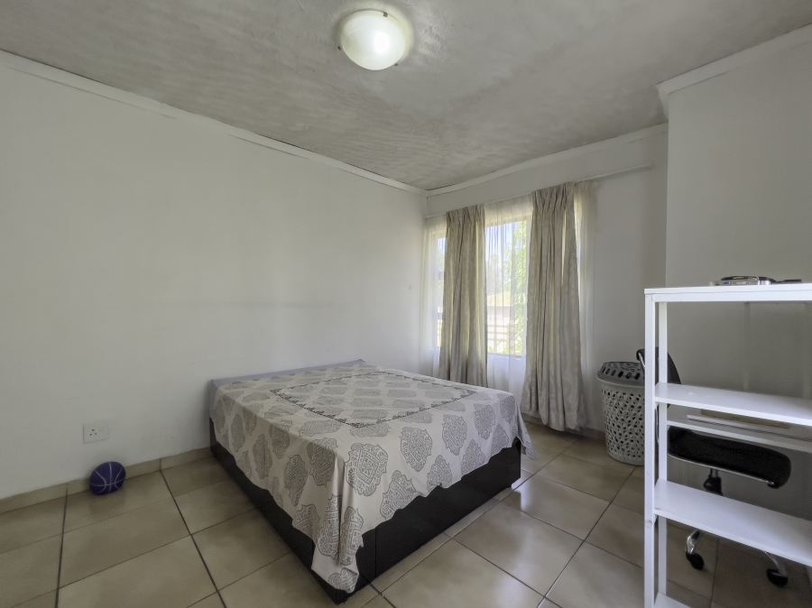 4 Bedroom Property for Sale in Chloorkop Gauteng