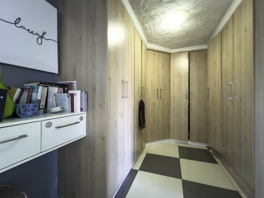 4 Bedroom Property for Sale in Chloorkop Gauteng