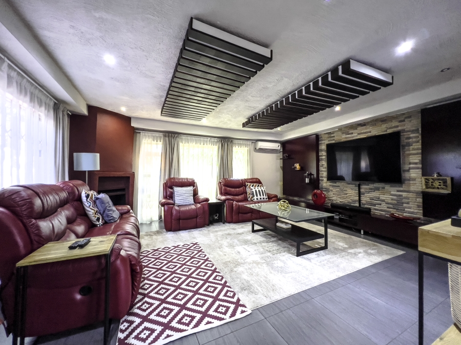 4 Bedroom Property for Sale in Chloorkop Gauteng