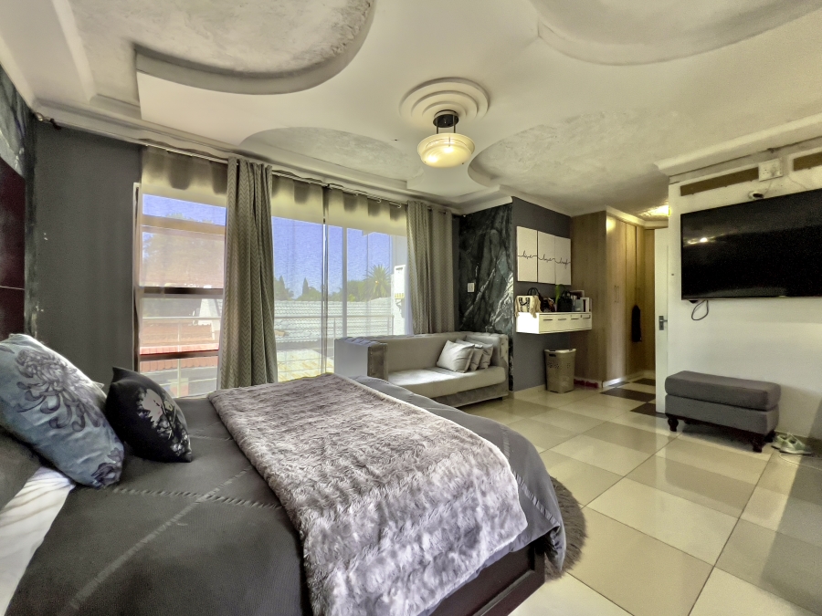 To Let 5 Bedroom Property for Rent in Chloorkop Gauteng