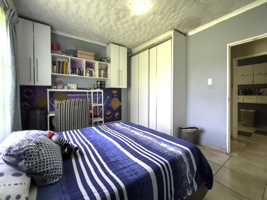 To Let 5 Bedroom Property for Rent in Chloorkop Gauteng