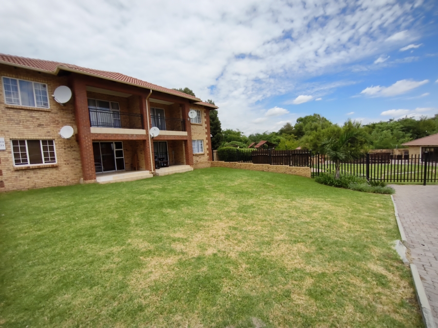 To Let 2 Bedroom Property for Rent in Erand Gardens Gauteng