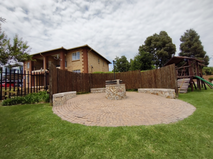 To Let 2 Bedroom Property for Rent in Erand Gardens Gauteng