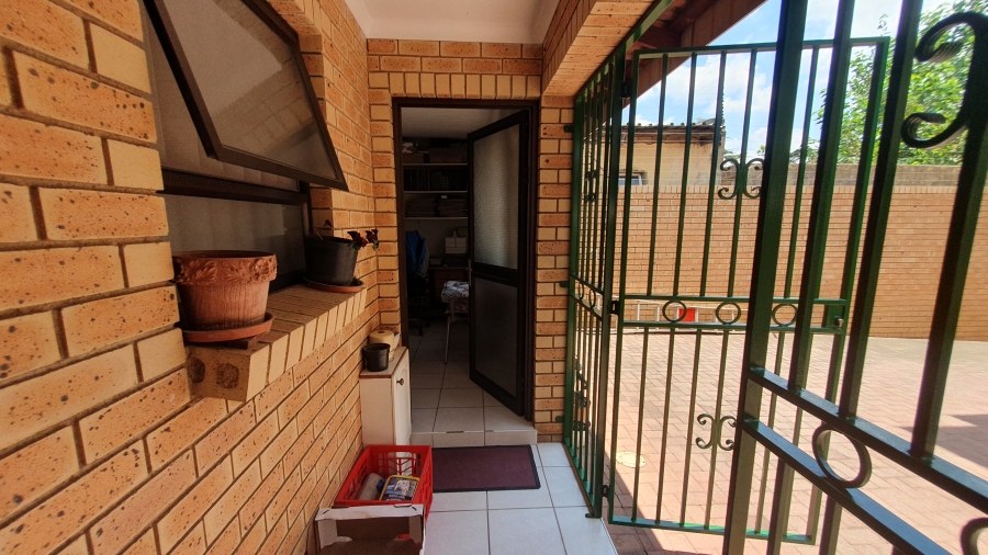 2 Bedroom Property for Sale in The Hill Gauteng
